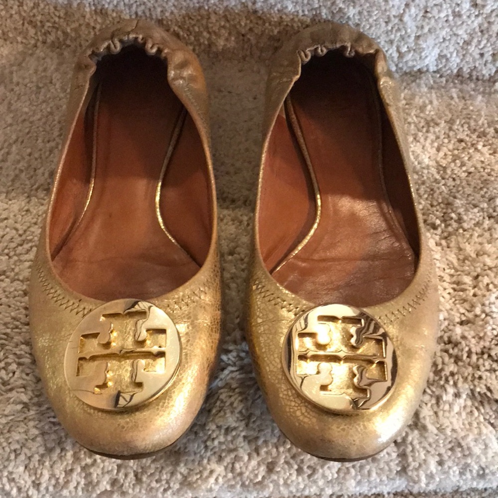 Tory Burch Flats in Metallic Gold